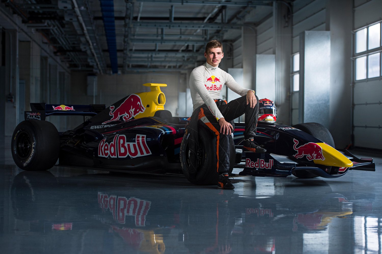 max-verstappen-to-drive-for-toro-rosso-in-2015-announcement