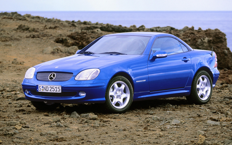 First-generation-Mercedes-Benz-SLK-front-view-top-up