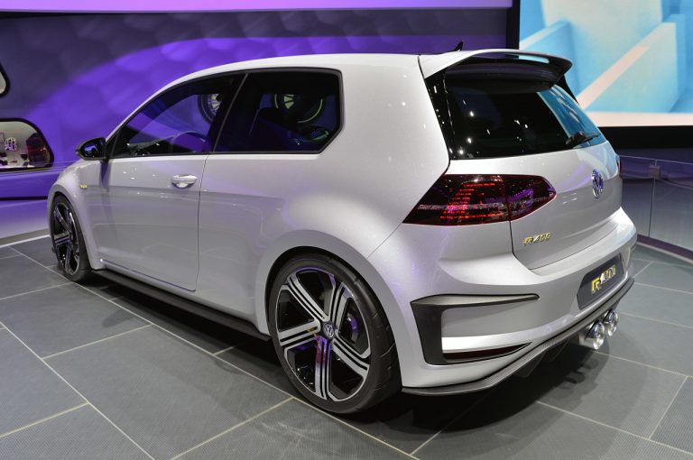 VW Golf r400