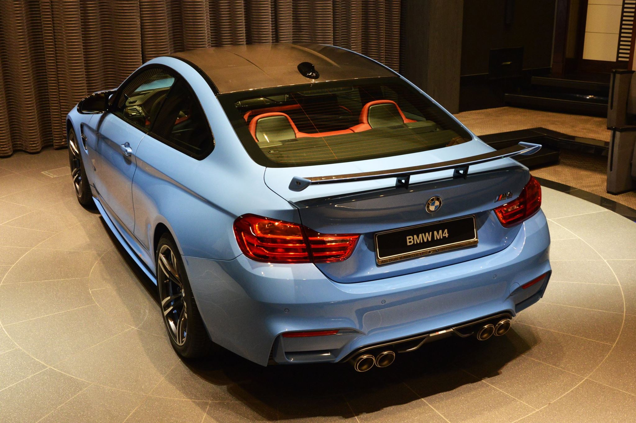 Yas-Marina-Blue-BMW-M4-Abu-Dhabi-18 (1)-autonovosti.me-2