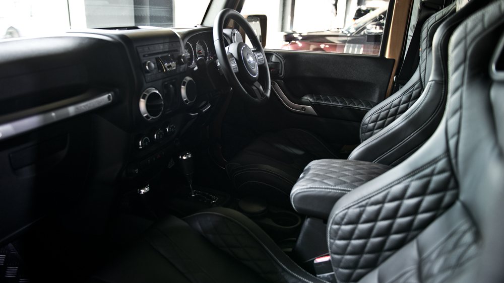 Jeep-Wrangler-Sahara-2.8-Diesel-Chelsea-Truck-Company-CJ300-Adventure-Edition-autonovosti.me-6