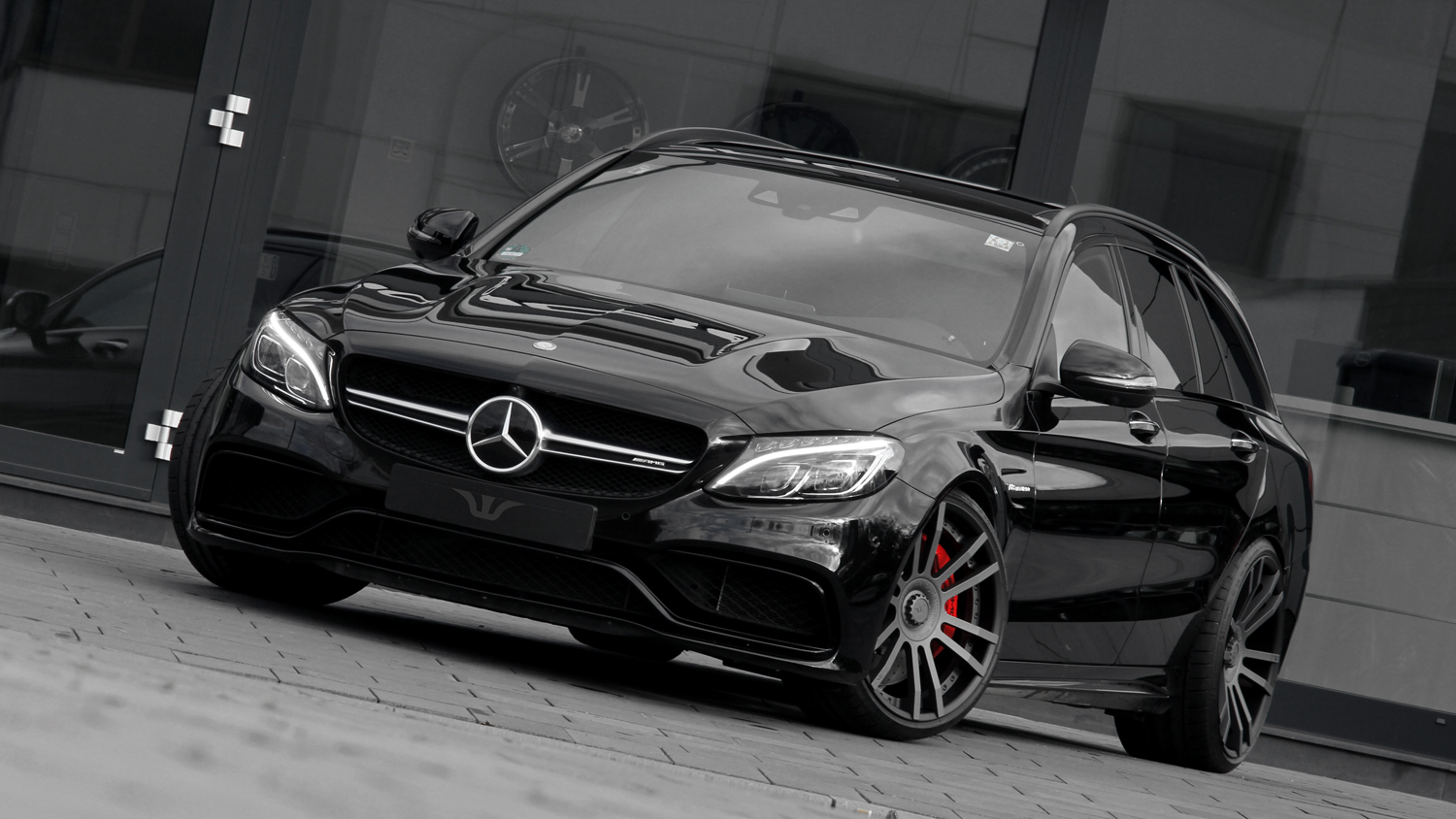 mercedes-amg-c63-estate-tuned-by-wheelsandmore-front-quarter-autonovosti.me-3