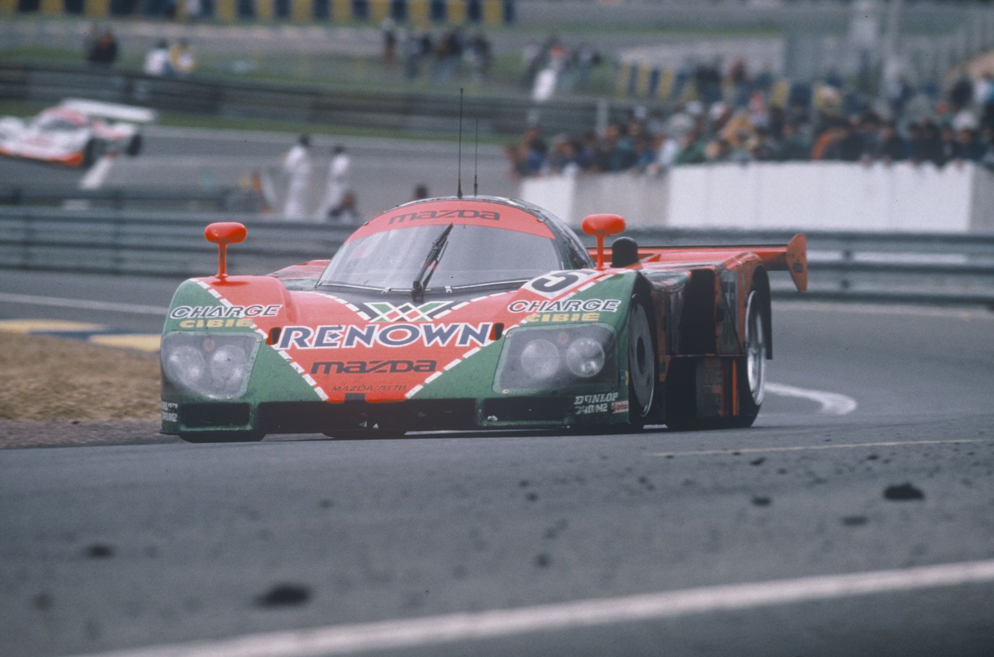 Mazda-787B-Overall-winner-1991-24-Hours-of-Le-Mans-autonovosti.me-6