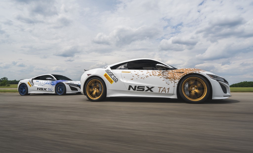 pair-of-acura-nsx-supercars-to-take-on-2016-pikes-peak-international-hill-climb_100555769_l