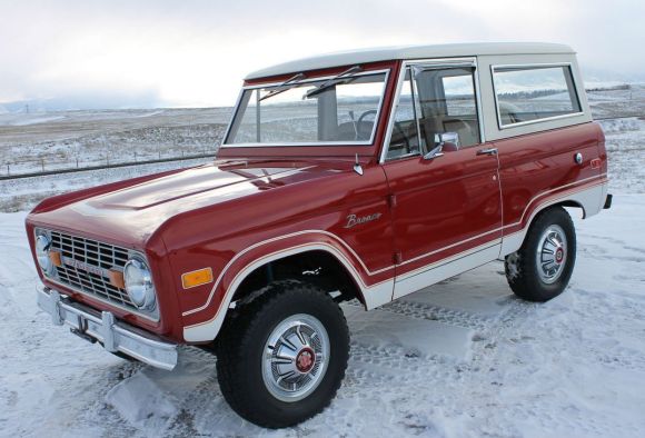 1975-Ford-Bronco-Front