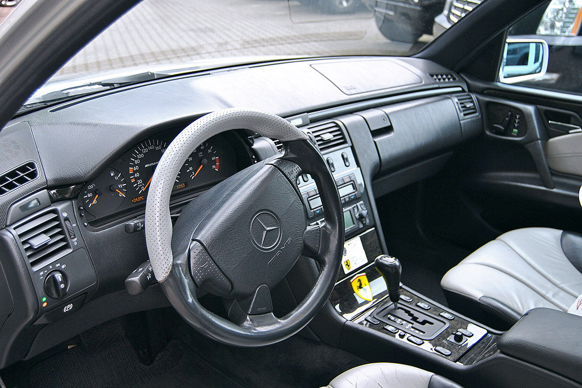 Mercedes-E55-AMG-T-Designo-1200x800-edff010a2eddf00c