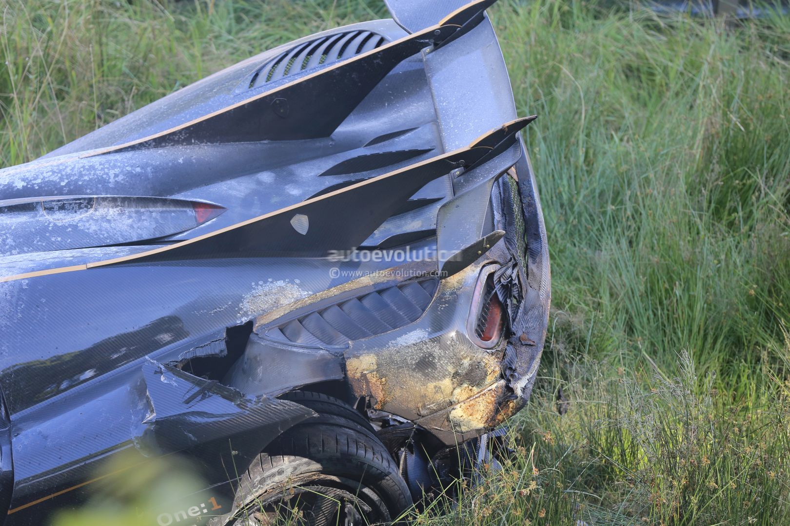 koenigsegg-one1-destroyed-in-brutal-nurburgring-crash-hypercar-caught-fire_13