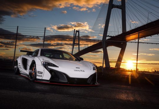 Liberty Walk McLaren 650S