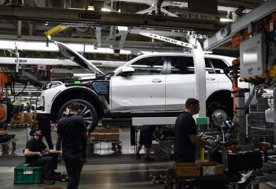 bmw x7 preproduction model