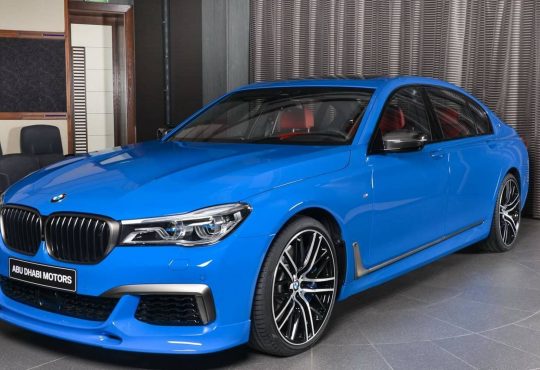 BMW M760Li Santorini Blue