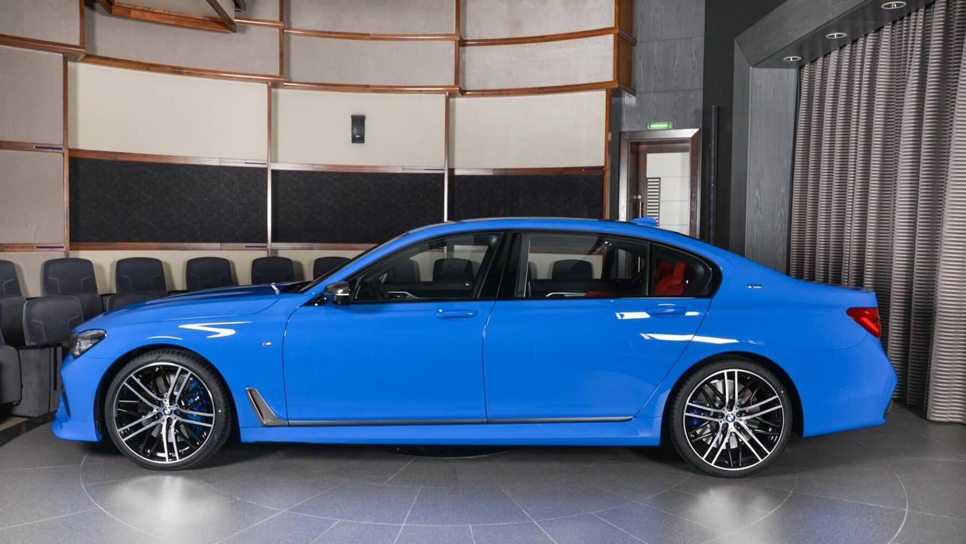BMW M760Li Santorini Blue