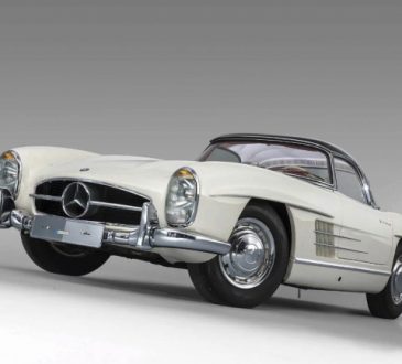 Mercedes-Benz 300SL Roadster with 850 miles