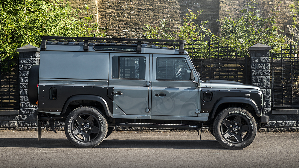 Land Rover Defender 2.2 TDCI 110 Utility Wagon Chelsea Wide Track