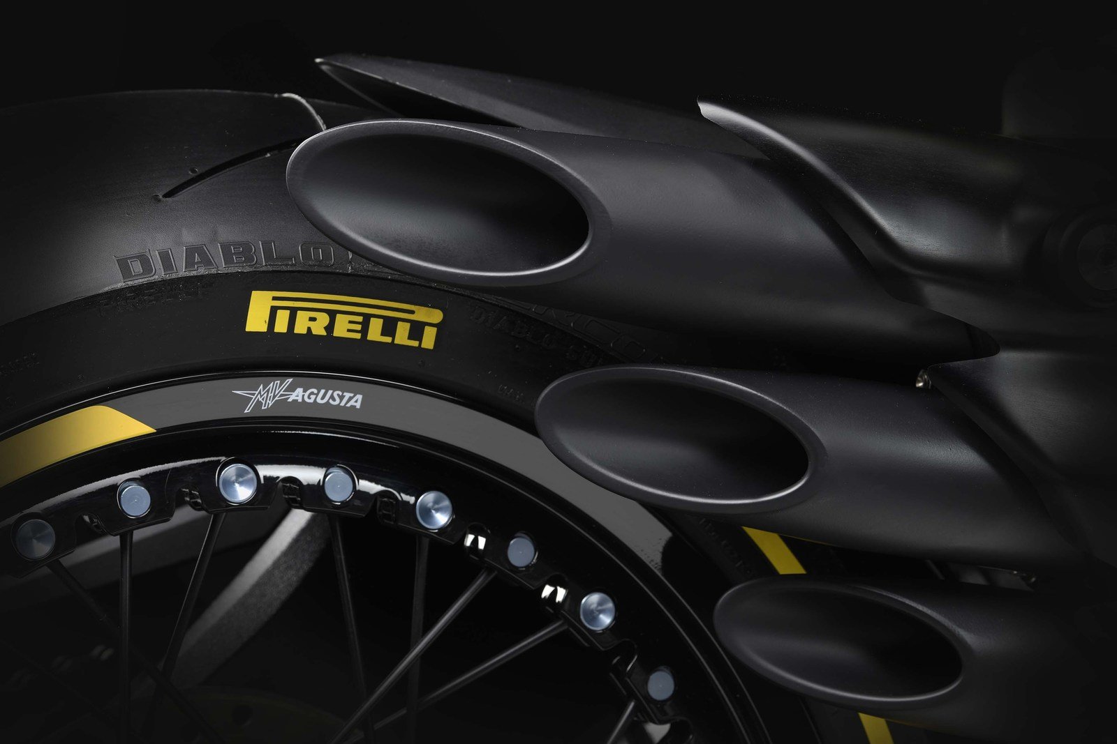 MV Agusta Dragster 800 RR Pirelli