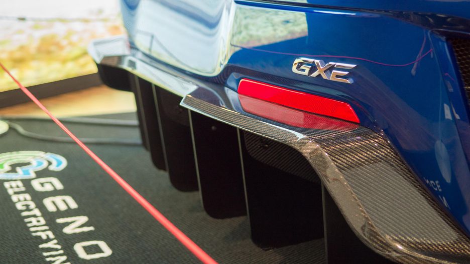 Genovation GXE - Corvette na struju