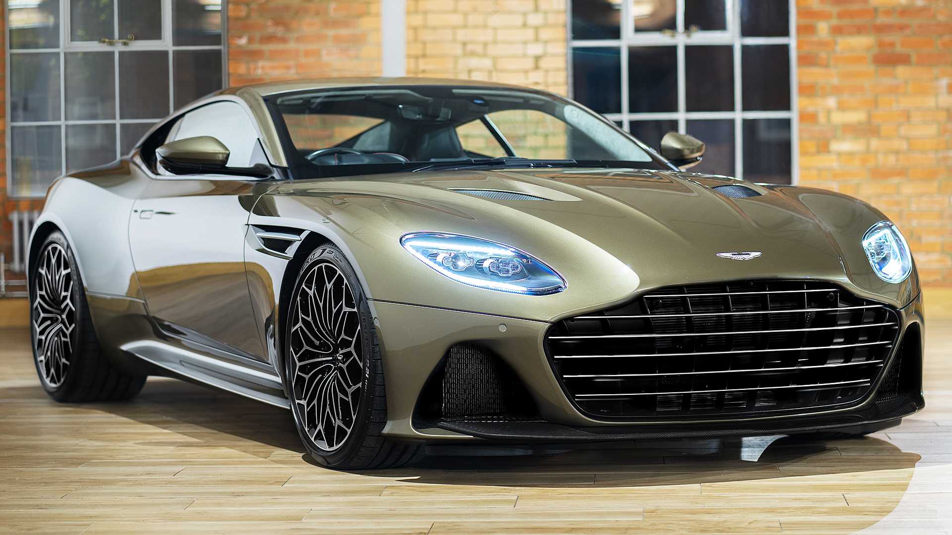 Aston Martin DBS Superleggera OHMSS Edition